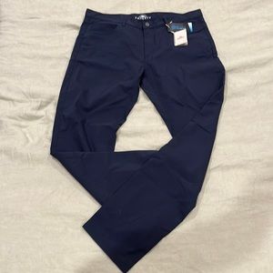 New w/ tags Faherty Movement 5 Pocket pants, navy, size 35